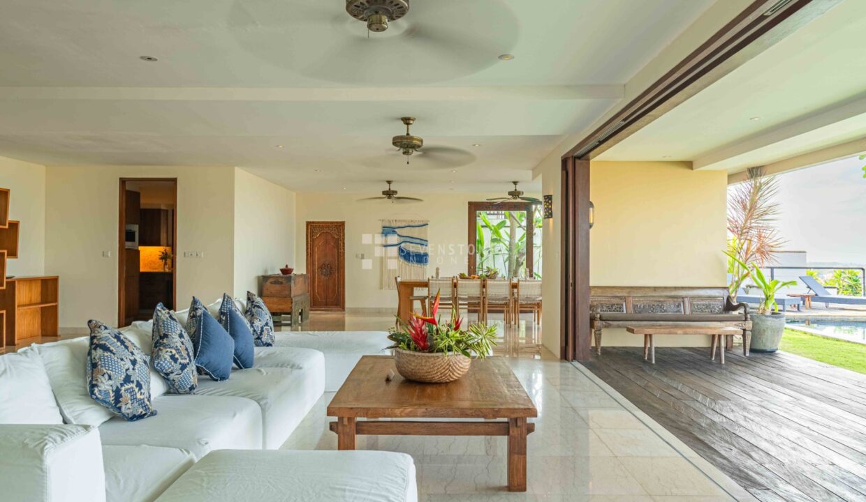 Five Bedroom Bukit Ocean View Villa – an Extraordinary Real Estate Opportunity (3)
