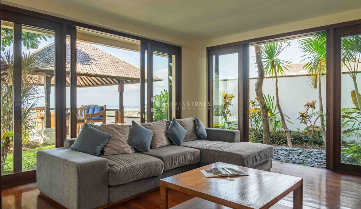 Five Bedroom Bukit Ocean View Villa – an Extraordinary Real Estate Opportunity (4)