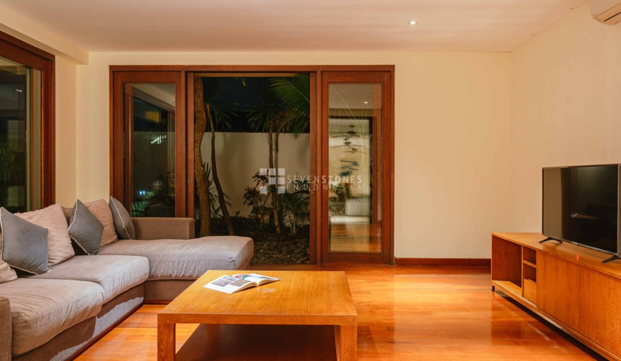 Five Bedroom Bukit Ocean View Villa – an Extraordinary Real Estate Opportunity (7)