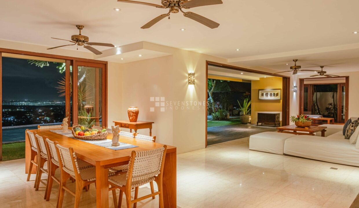 Five Bedroom Bukit Ocean View Villa – an Extraordinary Real Estate Opportunity (9)