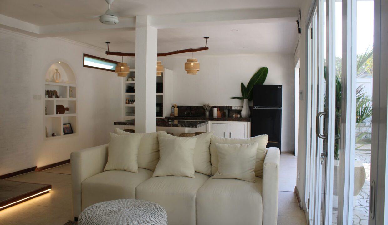 For Sale On A Leasehold, A Modern Three-Bedroom Villa In Ungasan (7)