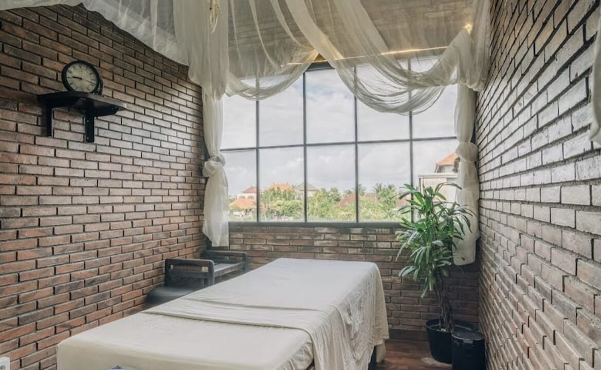 Golden Business Opportunity Lifestyle Spa, Beauty Cosmetic And Cafe for Sale in the Prime Location Of Canggu (10)