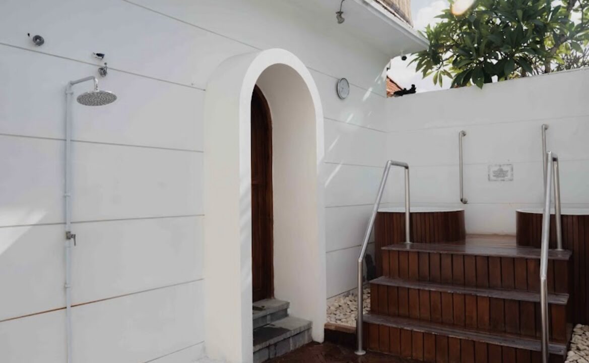 Golden Business Opportunity Lifestyle Spa, Beauty Cosmetic And Cafe for Sale in the Prime Location Of Canggu (8)