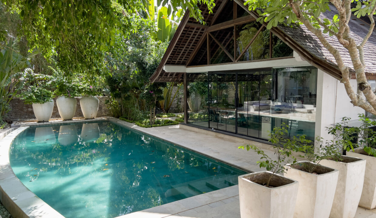 Lux Retreat Riverside Villa (3)