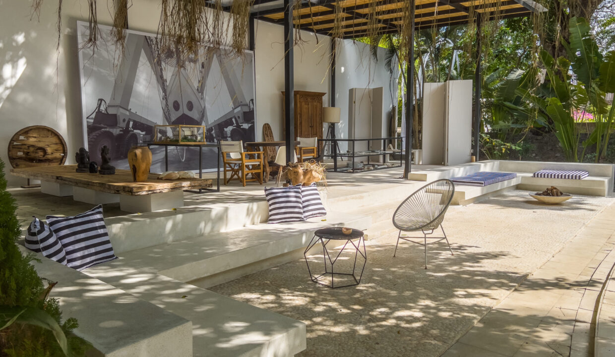 Lux Retreat Riverside Villa (5)