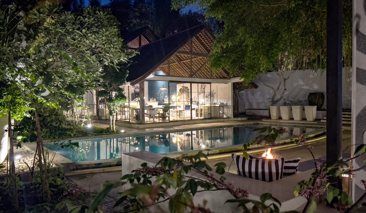 Lux Retreat Riverside Villa (7)