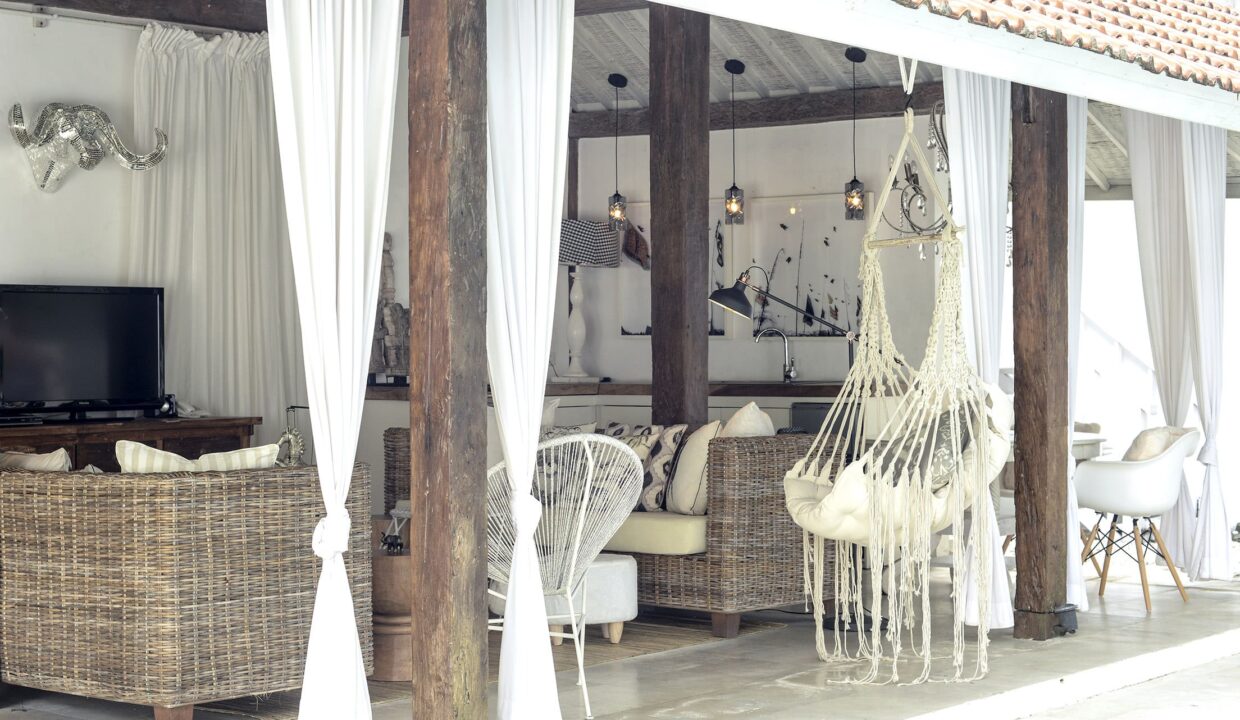 Lux Retreat Riverside Villa (9)