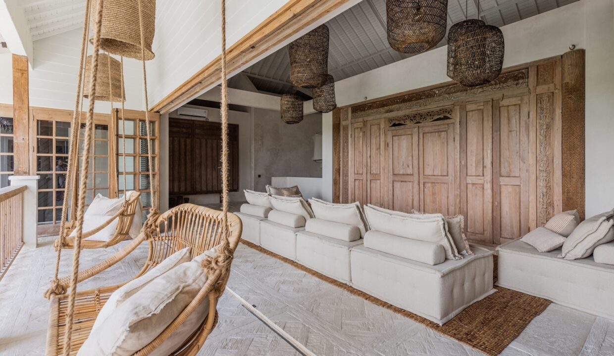 Luxurious 6 Bedroom Villa With Breathtaking Ocean View In Seseh (14)