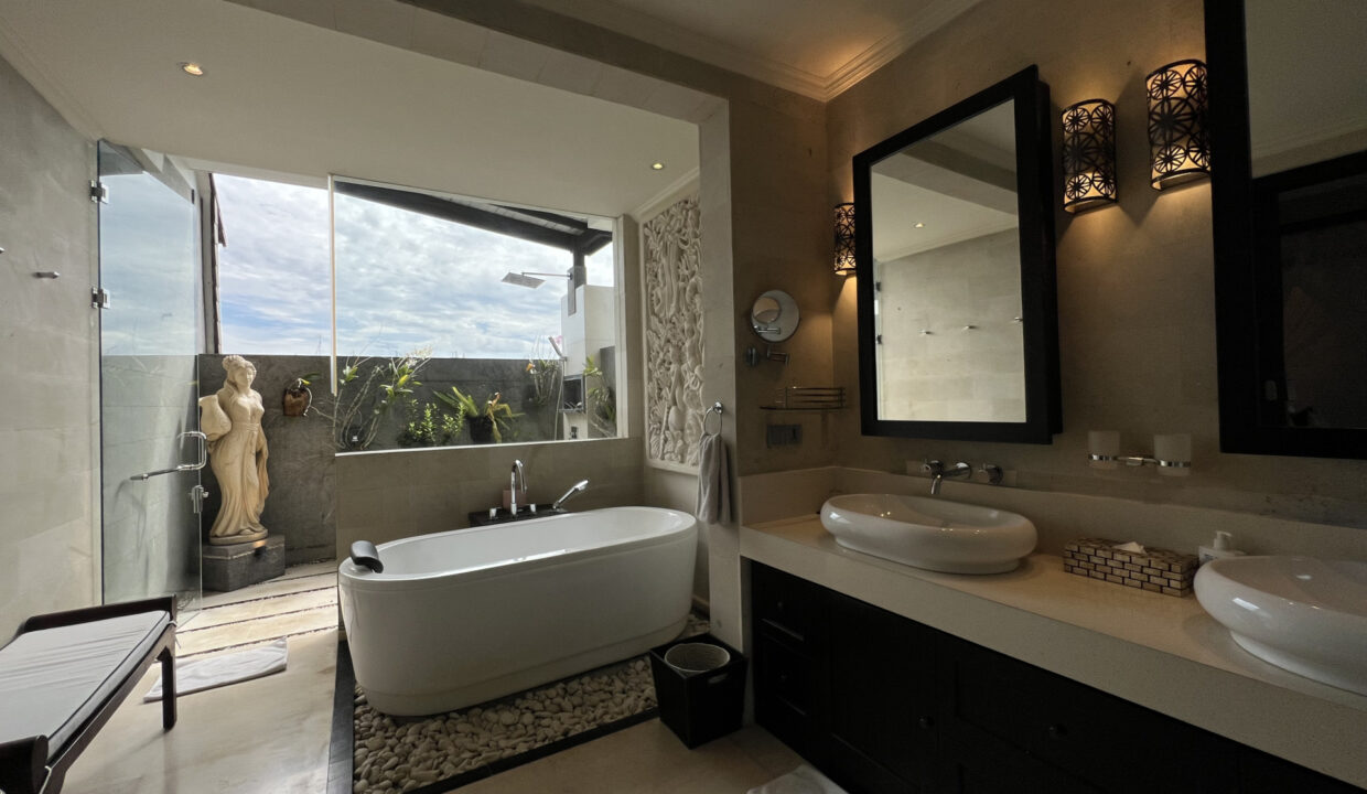Luxurious Residences, Including Office For Sale In Canggu (26)