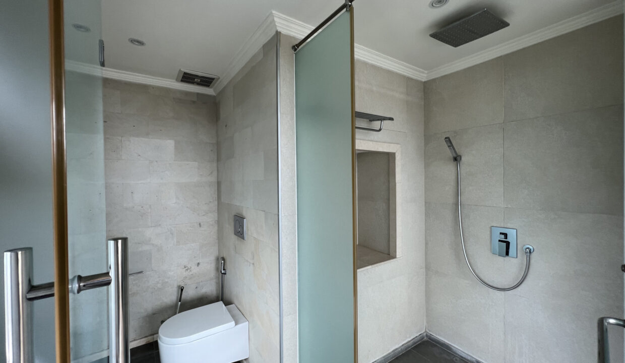 Luxurious Residences, Including Office For Sale In Canggu (27)
