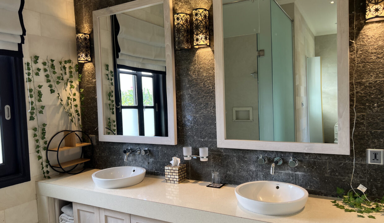 Luxurious Residences, Including Office For Sale In Canggu (29)