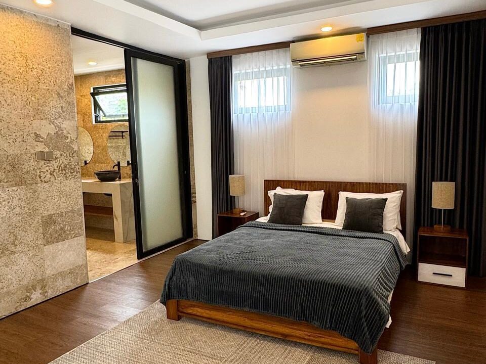 Luxury 5-Bedroom Villa in Premium Balangan Area (4)