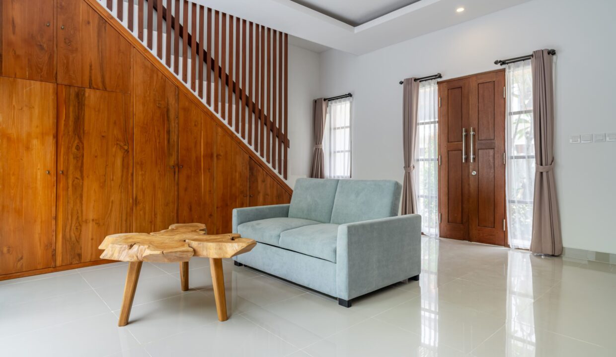 Spacious 4-Bedroom Villa for Sale in Kerobokan Residential Complex (8)
