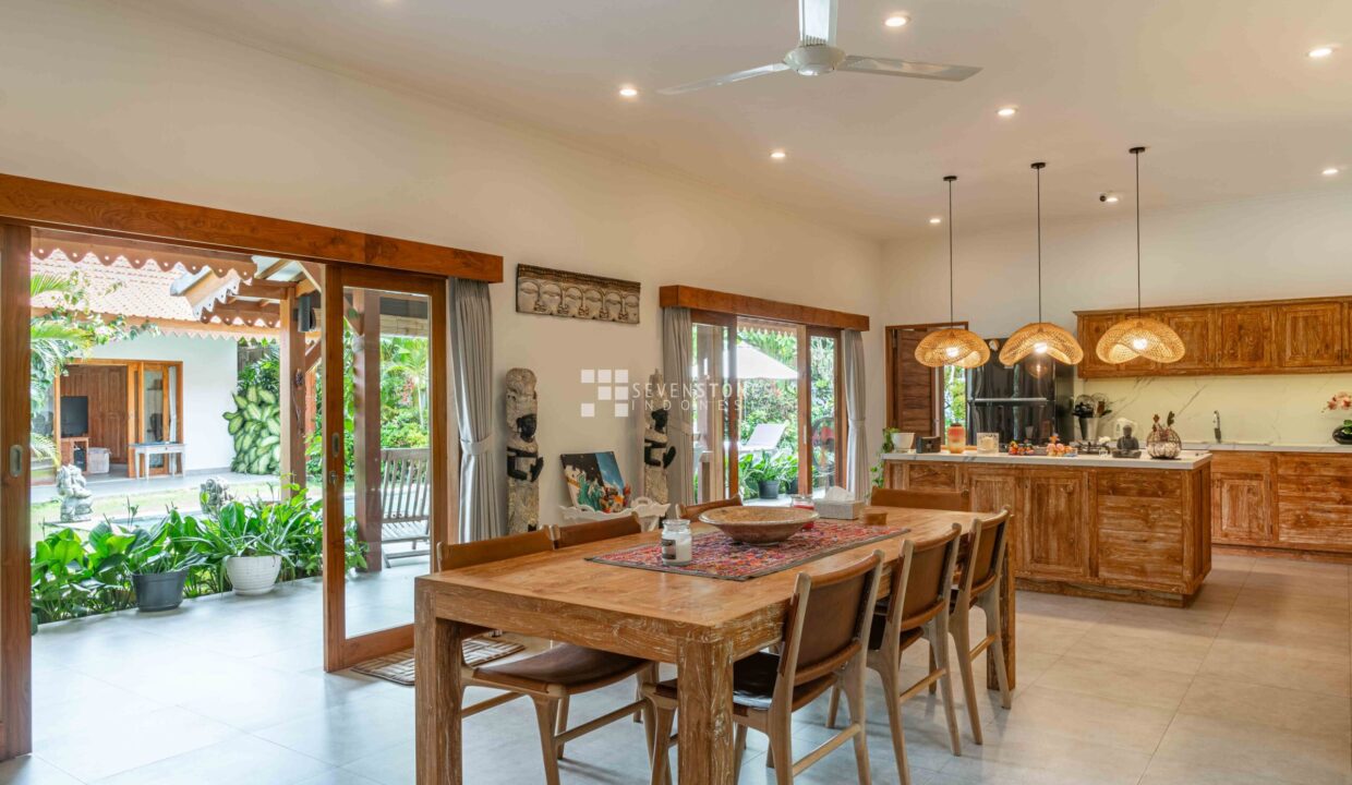 4-Bedroom Family Home in Buduk (10)