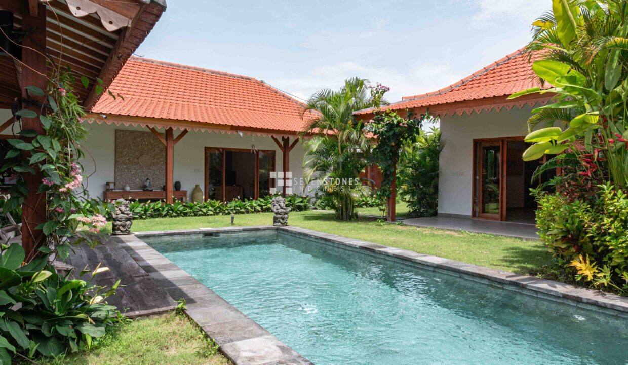 4-Bedroom Family Home in Buduk (3)