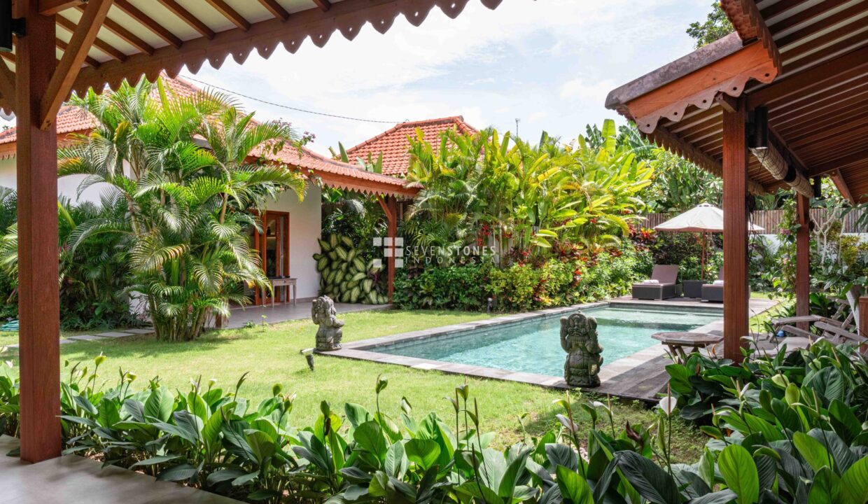 4-Bedroom Family Home in Buduk (4)