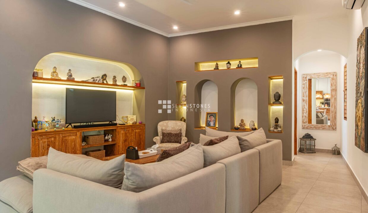 4-Bedroom Family Home in Buduk (5)