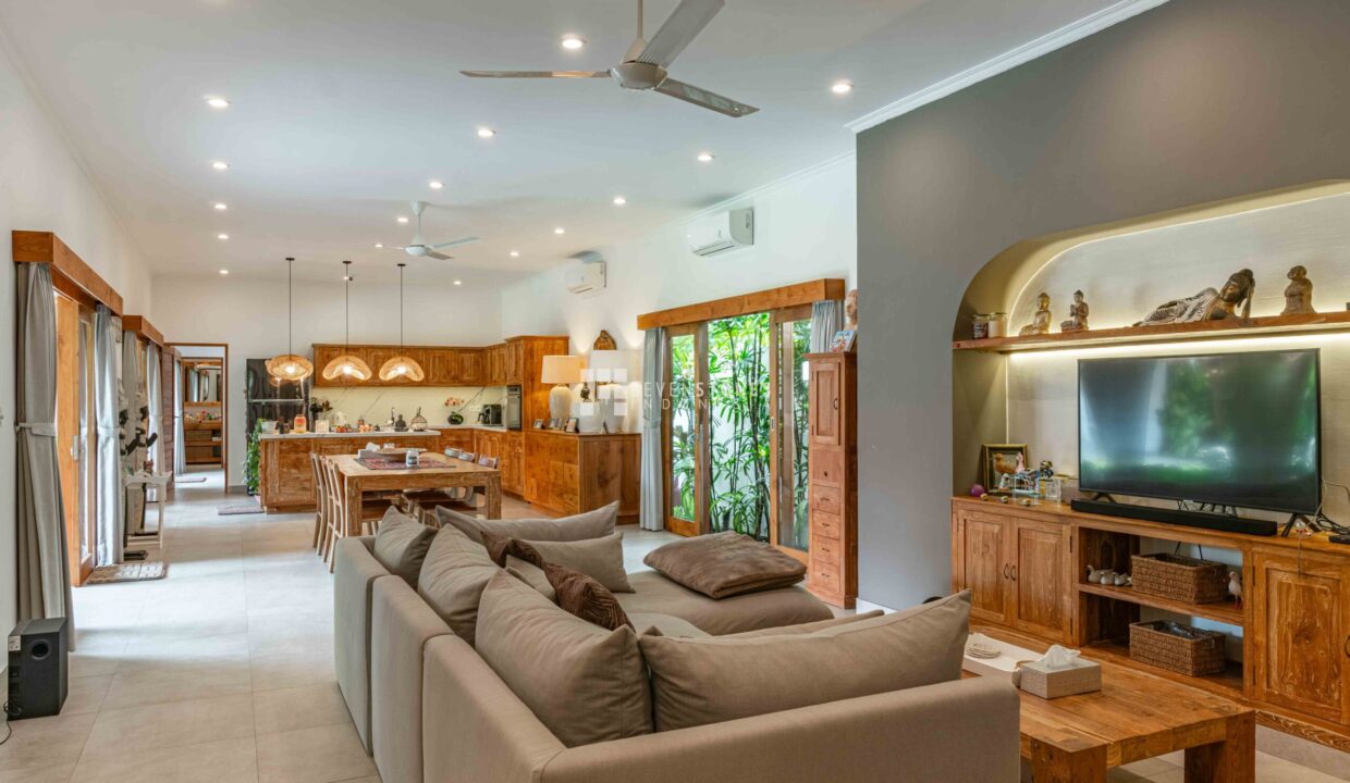 4-Bedroom Family Home in Buduk (6)