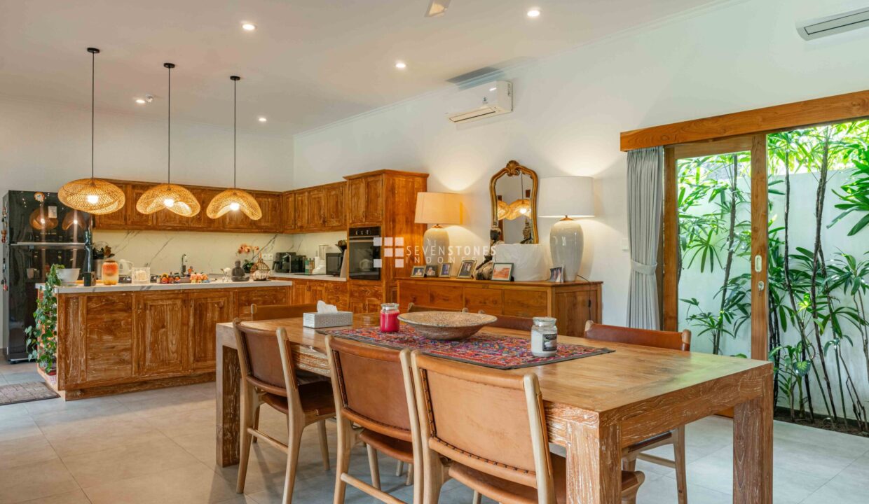 4-Bedroom Family Home in Buduk (8)