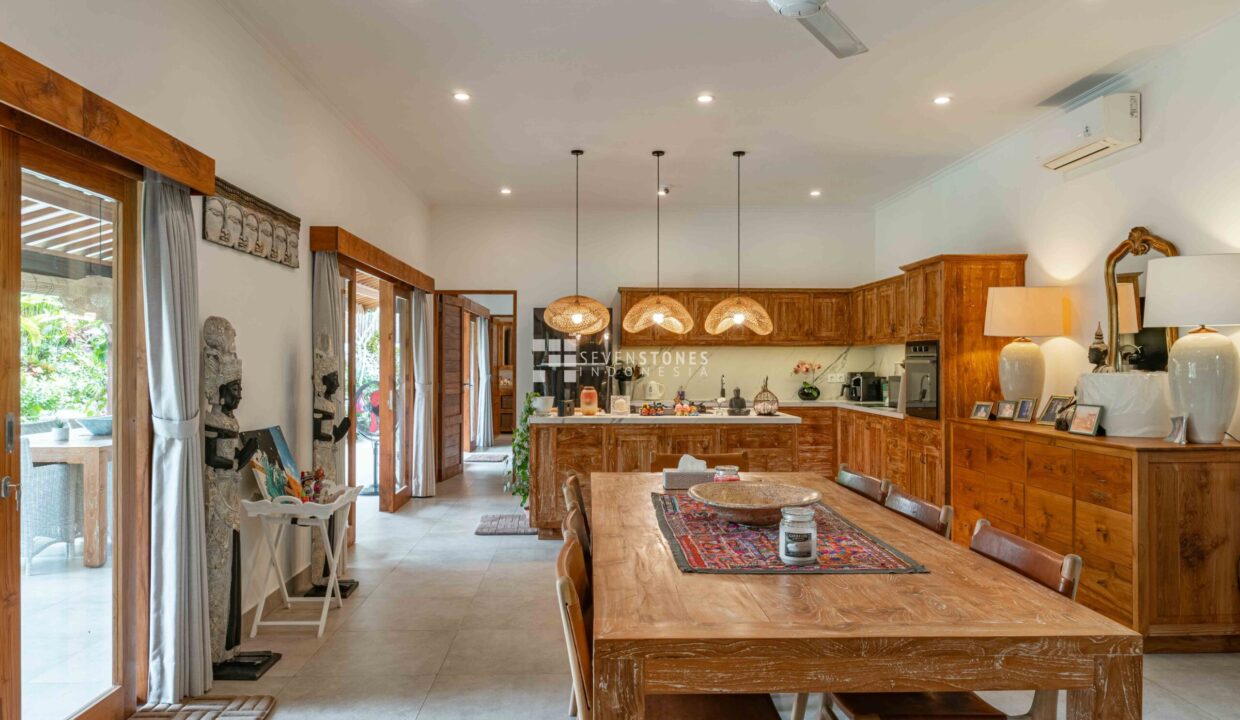 4-Bedroom Family Home in Buduk (9)