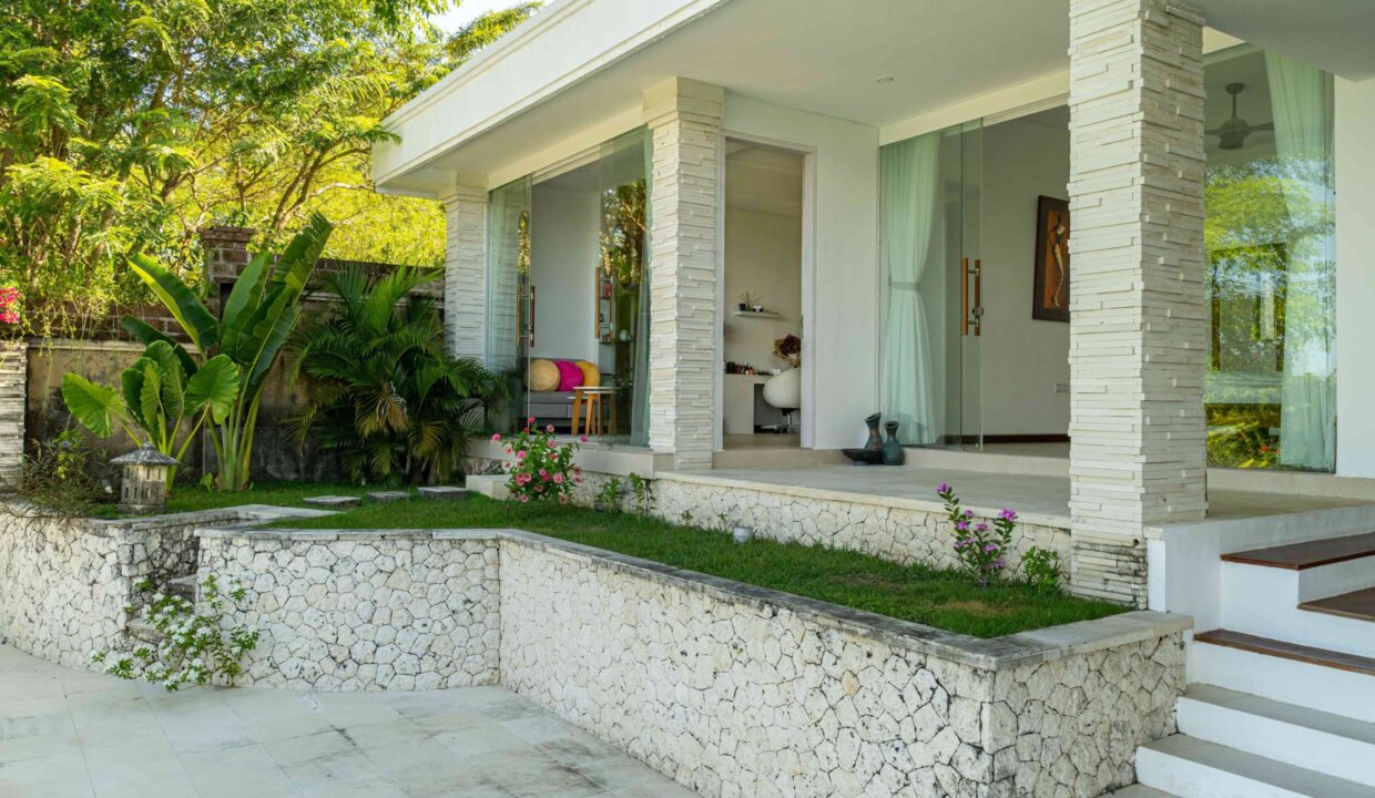 5-Star Ocean-View Villa For Sale in Nusa Dua (10)