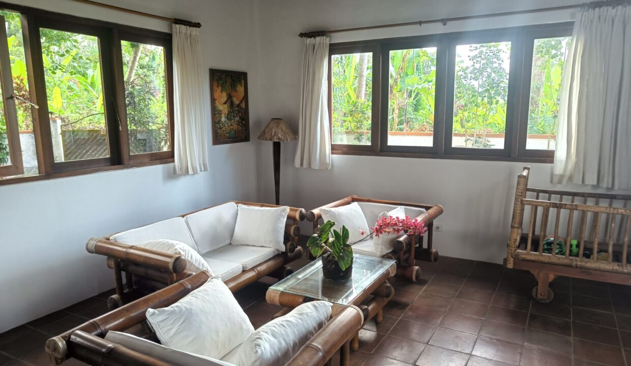A Tropical Garden Sanctuary Just 10 Minutes from Candidasa (11)