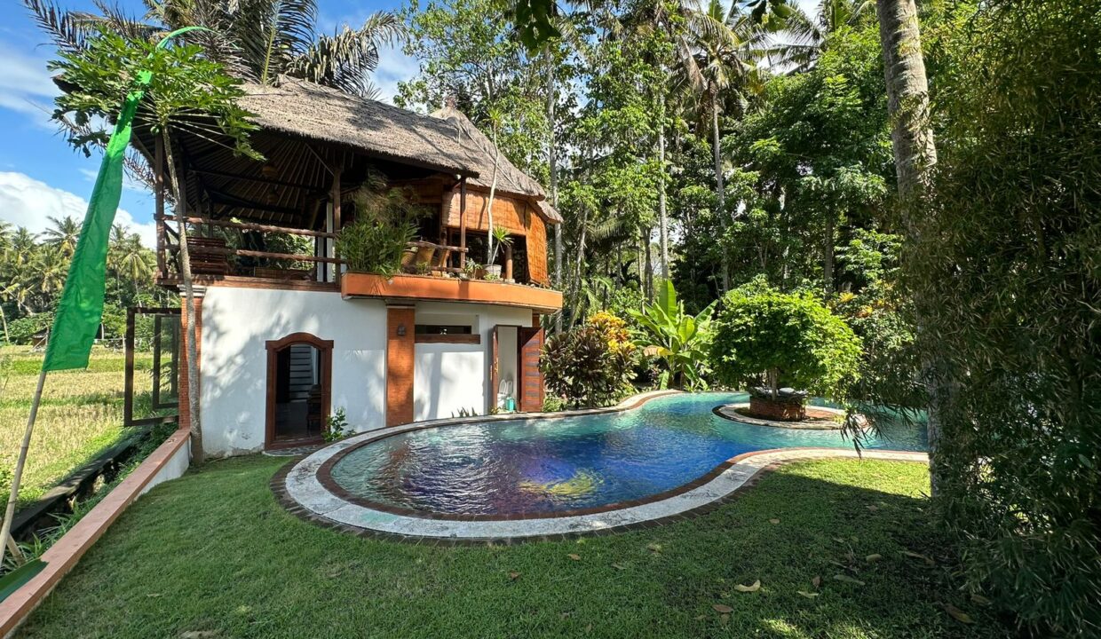 A Tropical Garden Sanctuary Just 10 Minutes from Candidasa (2)