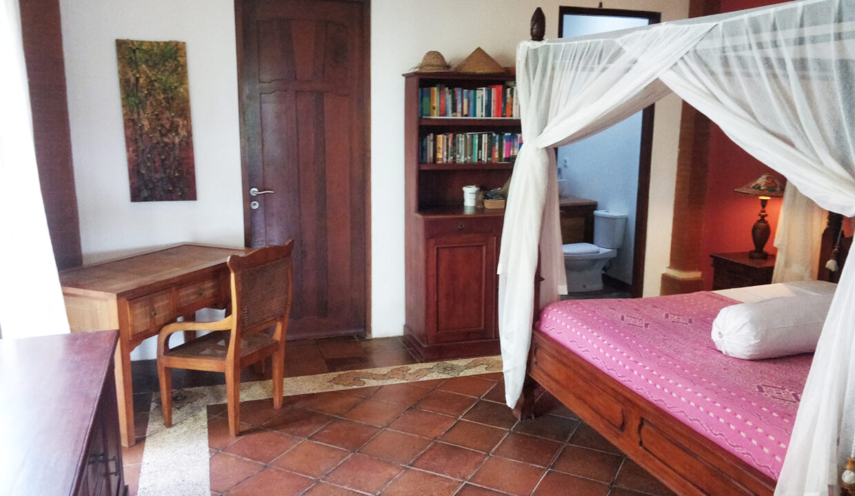 A Tropical Garden Sanctuary Just 10 Minutes from Candidasa (3)