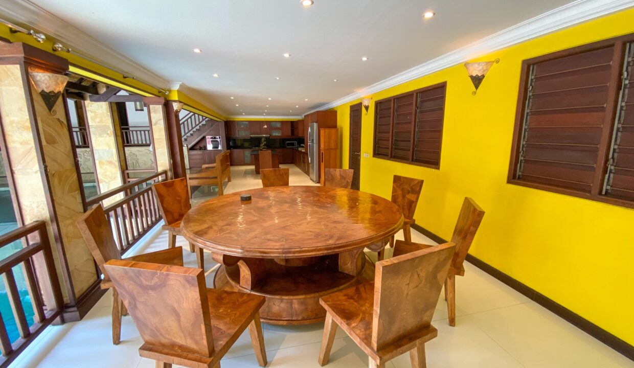 For Sale Contemporary Balinese-Inspired Villa In Kerobokan (10)