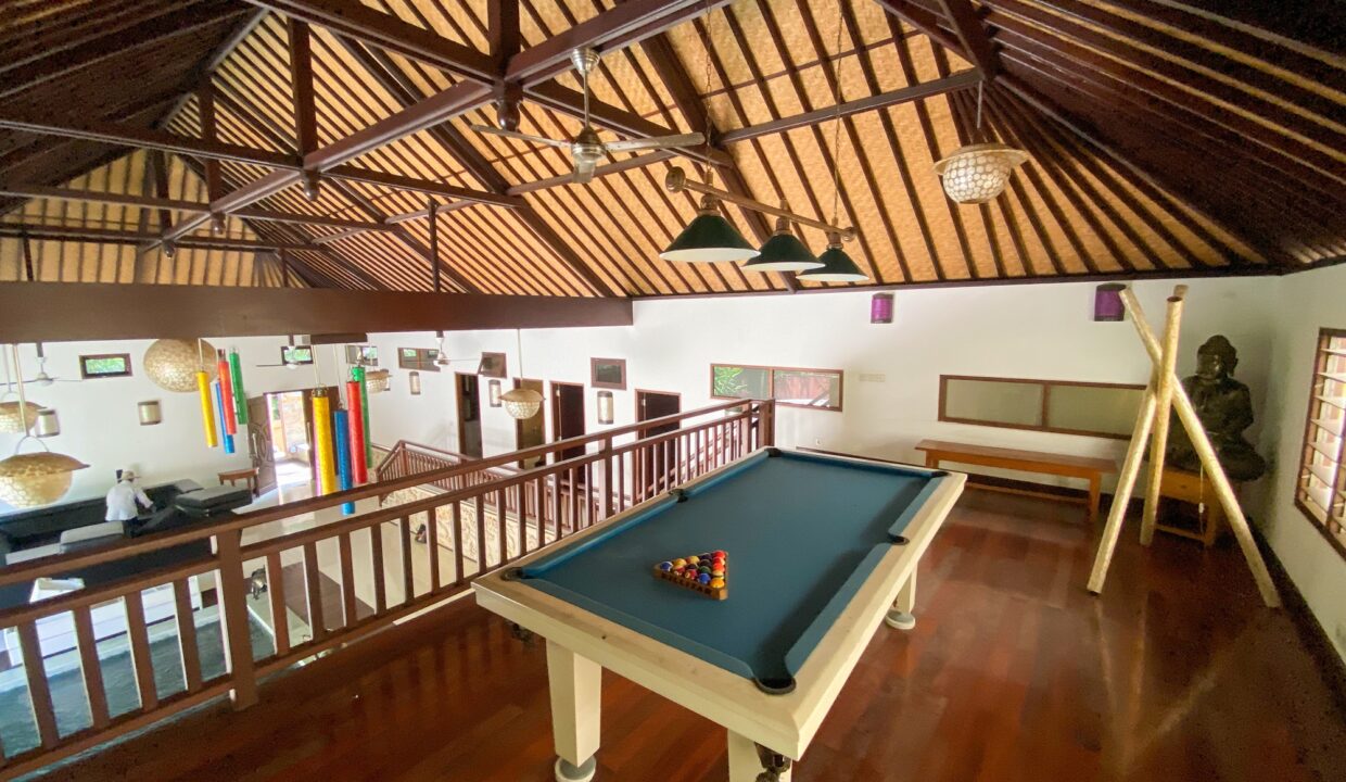 For Sale Contemporary Balinese-Inspired Villa In Kerobokan (11)