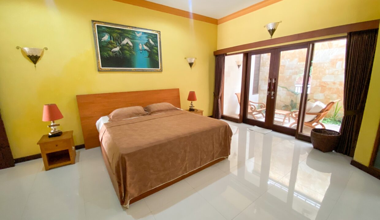 For Sale Contemporary Balinese-Inspired Villa In Kerobokan (12)