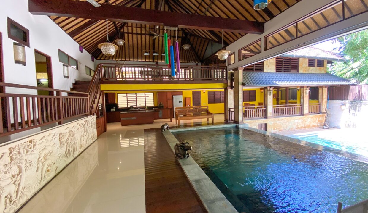 For Sale Contemporary Balinese-Inspired Villa In Kerobokan (3)