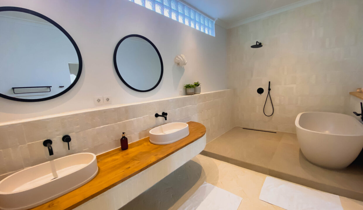 18. 4-Bedroom Villa for Sale in Ungasan, Bali