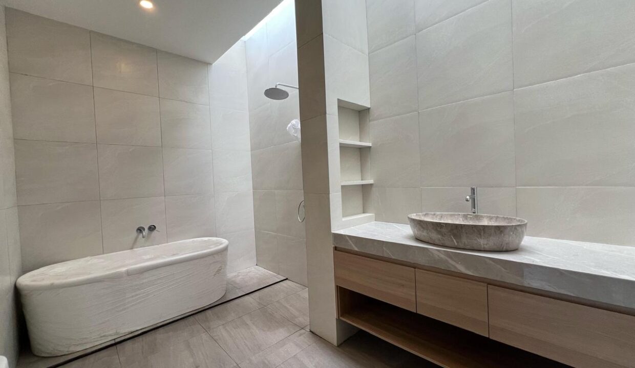Charming 3-Bedroom Villa in Puri Gading, Jimbaran – Ideal for Airbnb Investment & Vacation Home (9)
