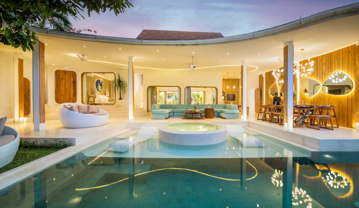 Exceptional Modern Tropical 5-Bedroom Villa For Sale (Leasehold) In Umalas (1)