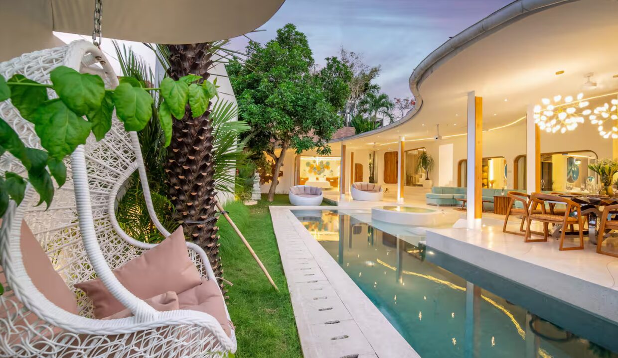 Exceptional Modern Tropical 5-Bedroom Villa For Sale (Leasehold) In Umalas (17)