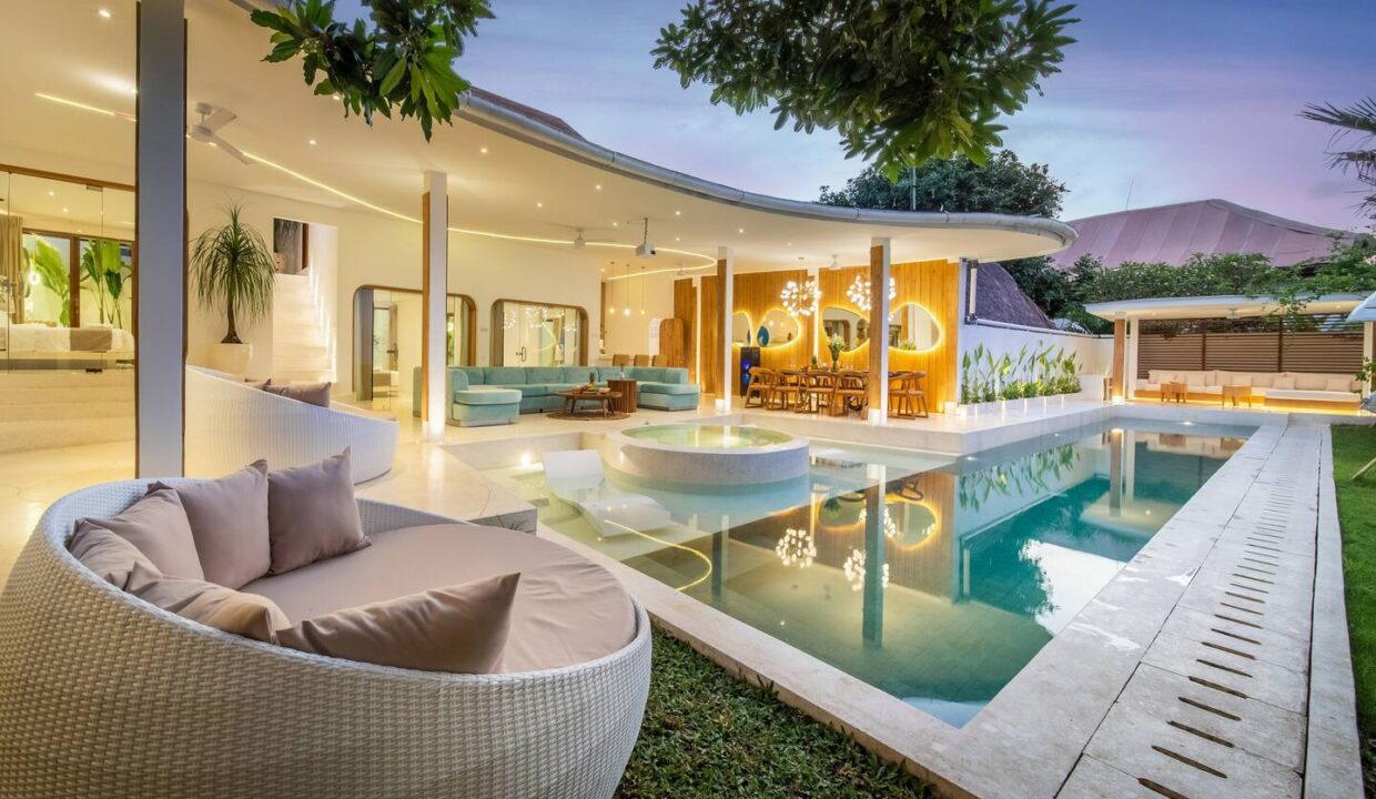 Exceptional Modern Tropical 5-Bedroom Villa For Sale (Leasehold) In Umalas (3)
