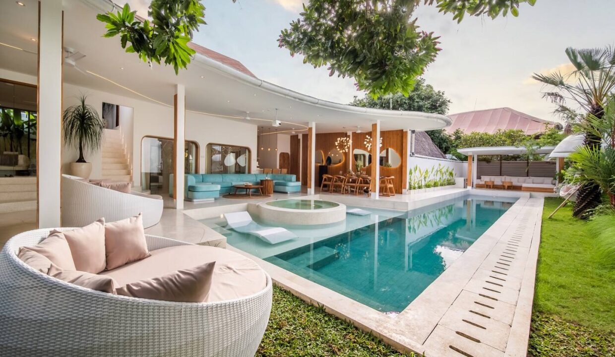 Exceptional Modern Tropical 5-Bedroom Villa For Sale (Leasehold) In Umalas (4)