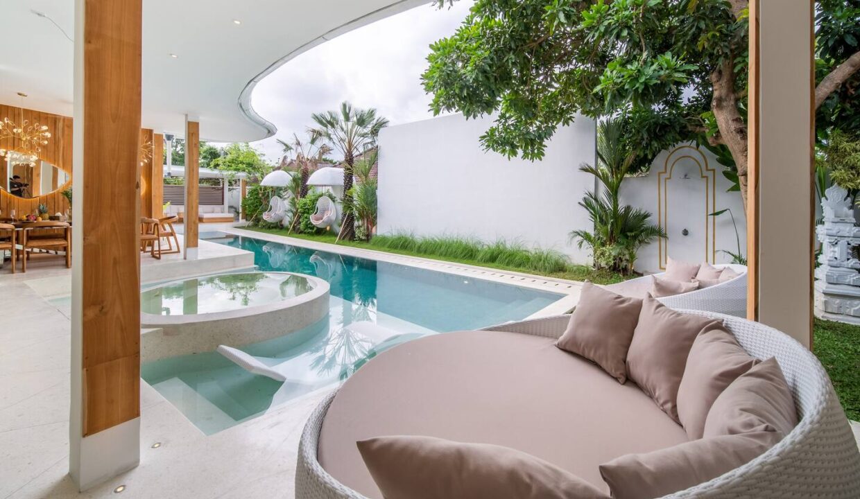 Exceptional Modern Tropical 5-Bedroom Villa For Sale (Leasehold) In Umalas (6)