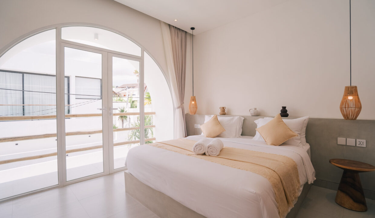 Modern 2-Bedroom Villa with Private Pool in Prime Canggu Location (13)