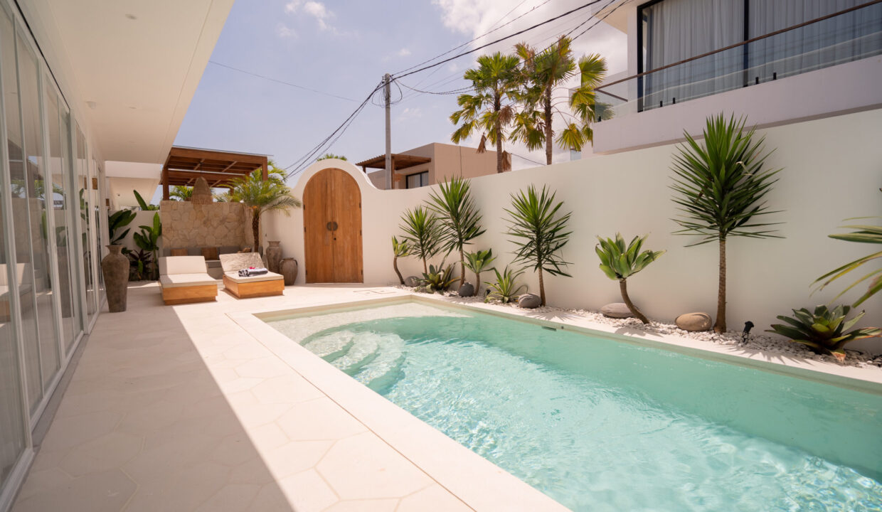 Modern 2-Bedroom Villa with Private Pool in Prime Canggu Location (2)