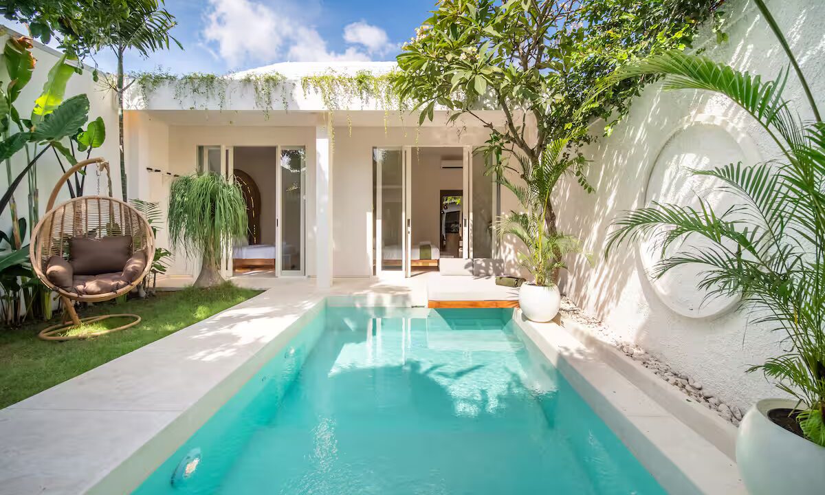 Modern Tropical Villa in Kerobokan with Private Sauna (1)