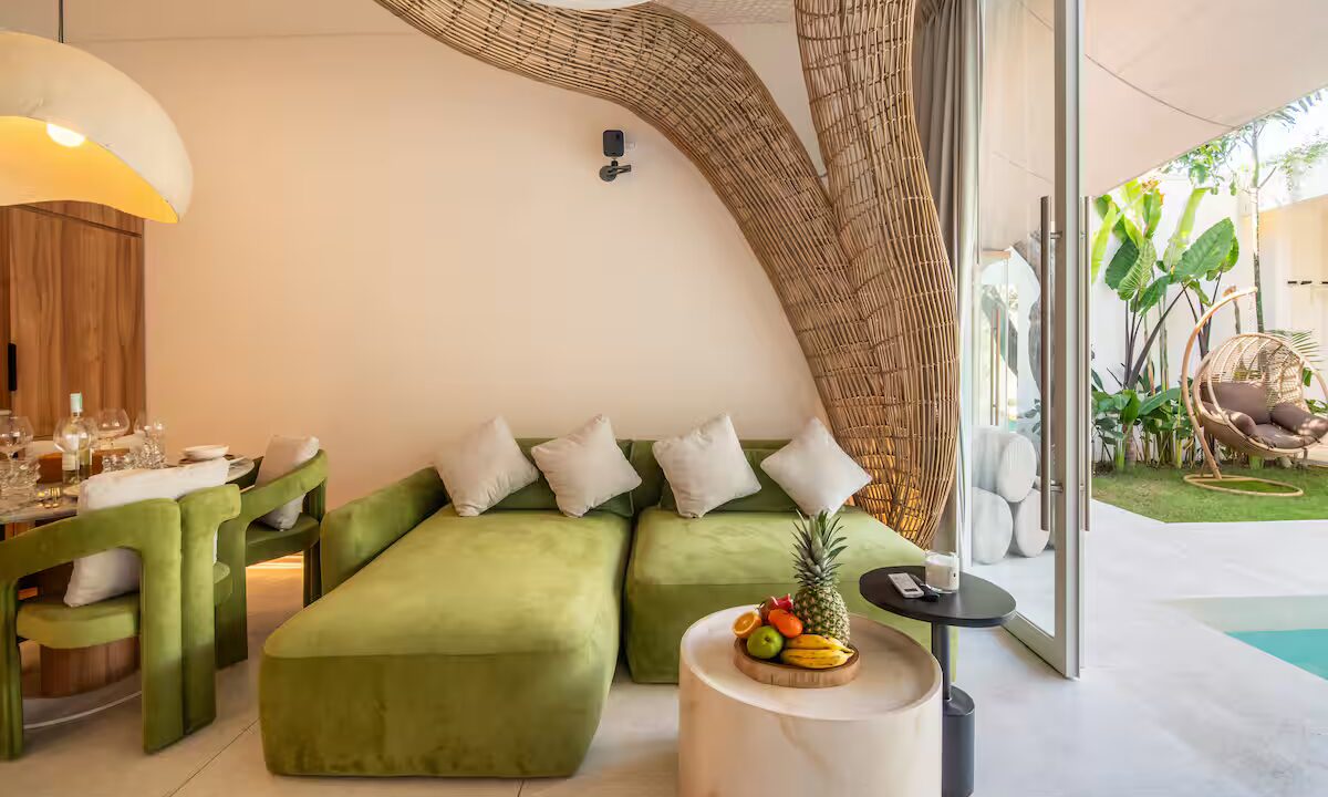 Modern Tropical Villa in Kerobokan with Private Sauna (3)