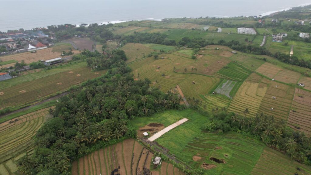 37.6 Are Freehold Land Near Tanah Lot Temple, Beach & Nuanu City