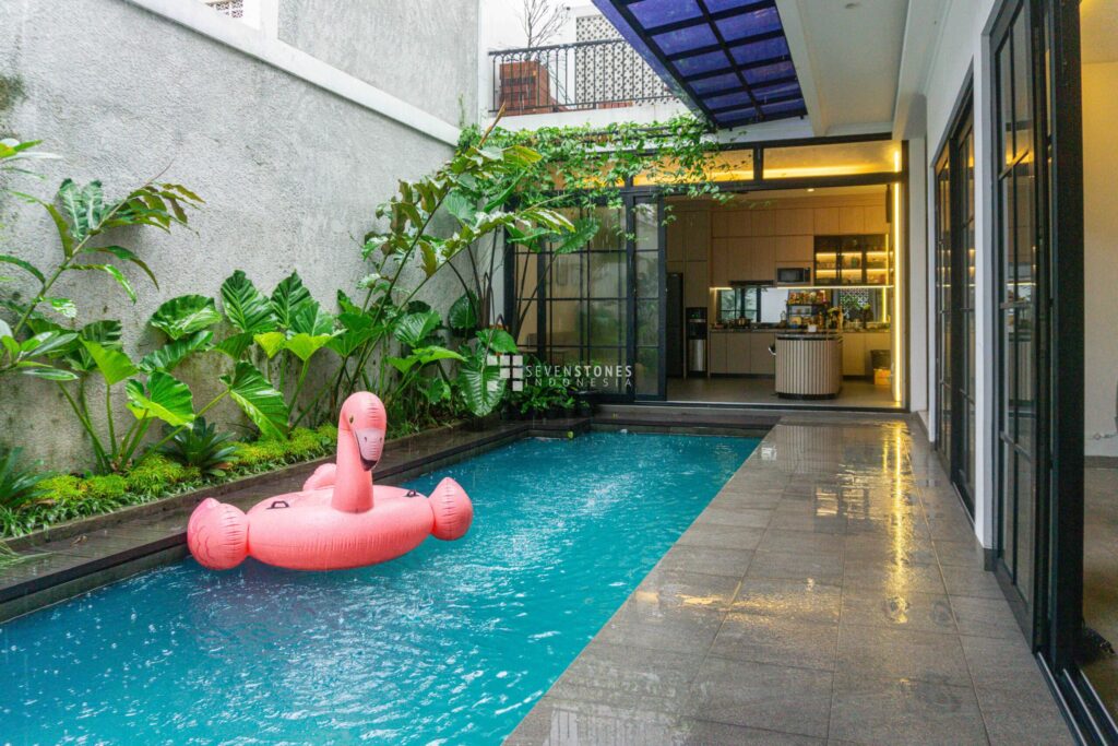Comfortable Home for Sale Behind Cilandak Town Square – Prime Location