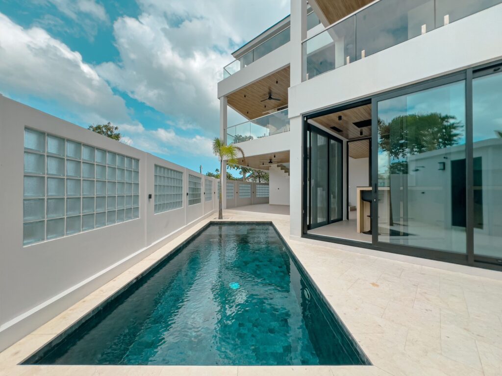 Solar-Powered Smart Luxury Villa for Sale in Tumbak Bayuh – Freehold